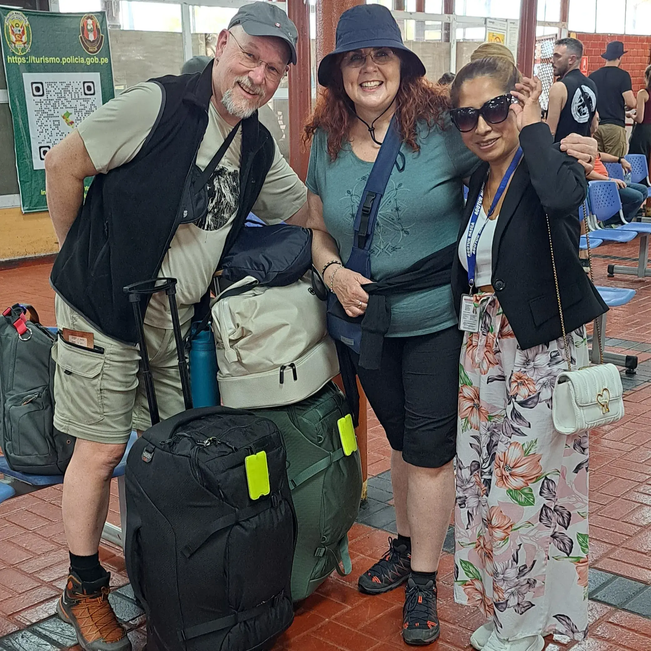 Grupo de turistas en Nasca